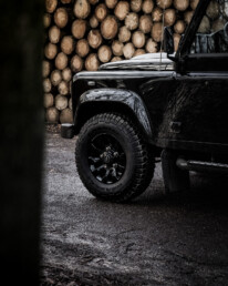 Land Rover Defender 110 Black Design Edition front with rims